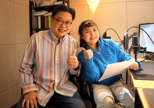 서경덕 교수와 방송인 박나래