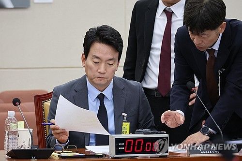 사흘째 열린 청문회 참석한 박장범 KBS 사장 후보자