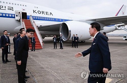 윤석열 대통령, 한동훈 대표와 인사