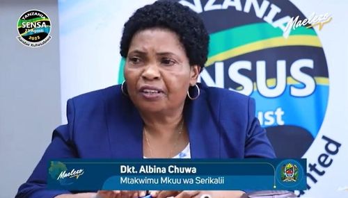 알비나 추와 탄자니아 통계청장