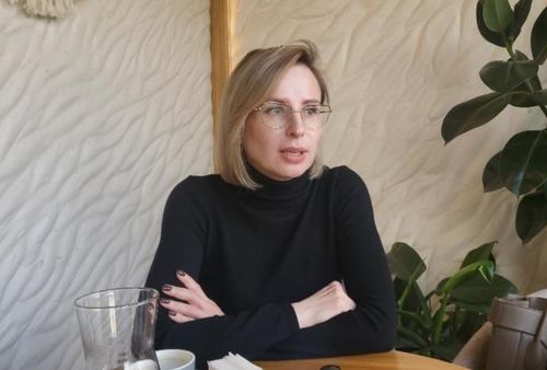 인터뷰하는 심리상담사 올가 프타시니크씨