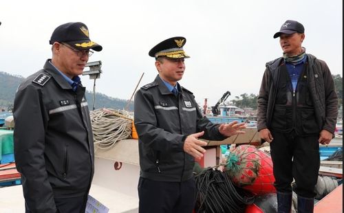 안전관리 실태 점검하는 이명준(중앙) 청장