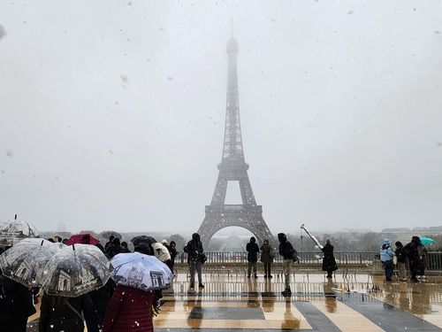 눈 속의 에펠탑