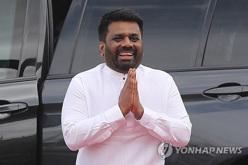 21일 국회에 도착하는 디사나야케 스리랑카 대통령