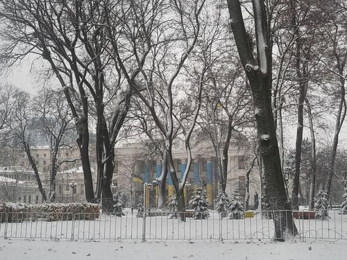 공습 우려에 대정부질문 취소한 우크라이나 국회(라다) 청사