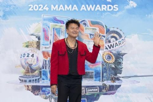 21일(현지시간) 미국 LA 할리우드에서 기자회견하는 박진영