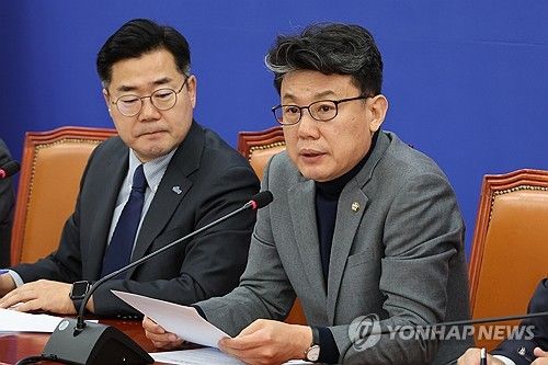 발언하는 진성준 정책위의장