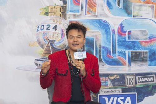 21일(현지시간) 미국 LA 할리우드에서 기자회견하는 박진영