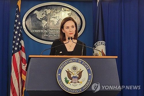 브리핑하는 랩-후퍼 미 백악관 선임보좌관