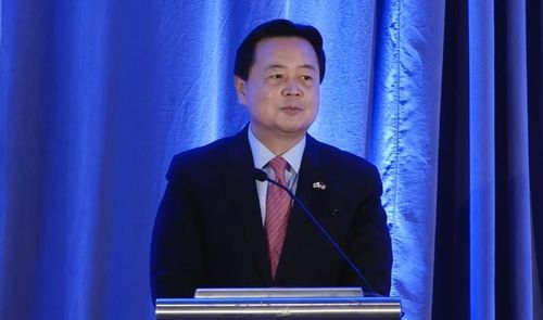 발언하는 조현동 대사