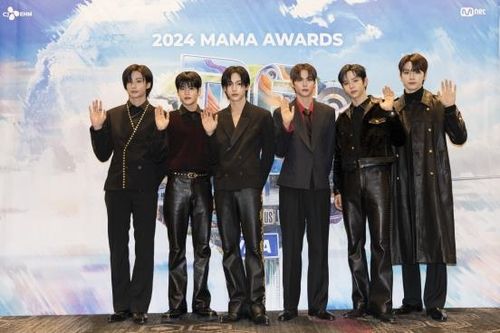 21일(현지시간) LA에서 기자회견하는 라이즈 