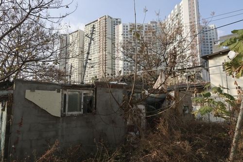 도심에 방치된 빈집