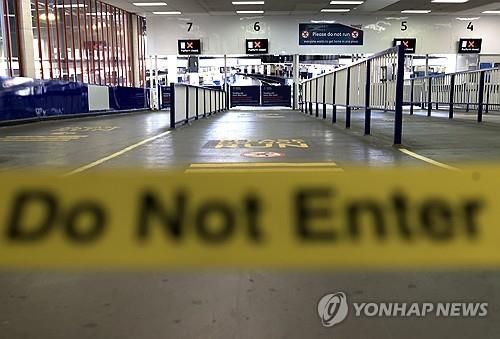 영국 유스턴 기차역의 과거 폐쇄 모습.