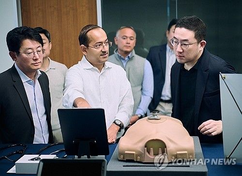 LG테크놀로지벤처스가 투자한 스타트업 기술 살펴보는 구광모 회장