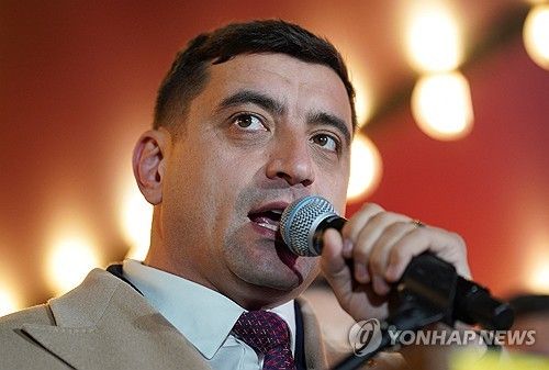 '친트럼프' 시미온 대표