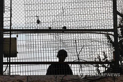 서안지구 경비하는 이스라엘 병사 