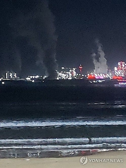 소방 "포스코 포항제철소 3파이넥스공장서 또 불 신고"