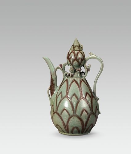 국보 '청자 동화연화문 표주박모양 주전자'