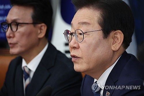 발언하는 이재명 대표