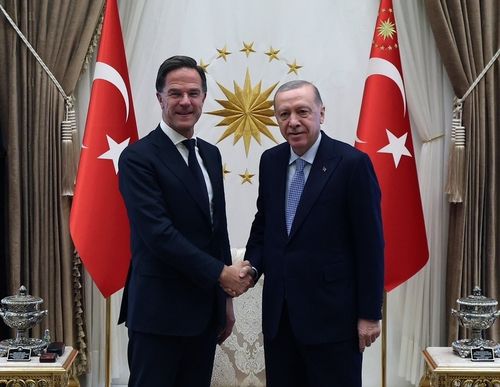 뤼터 나토 사무총장 맞은 에르도안 튀르키예 대통령(오른쪽)