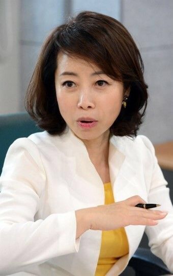 인터뷰하는 곽금주 서울대 심리학과 교수