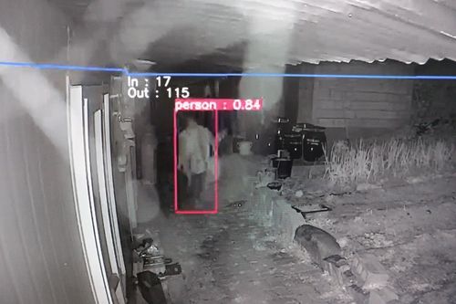 지능형 폐쇄회로(CC)TV에 포착된 스토킹 피의자의 모습