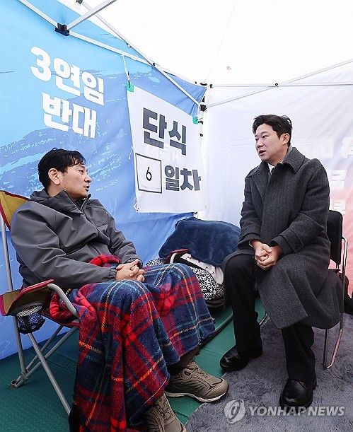 진종오 의원, 단식 투쟁 중인 박창범 전 협회장 방문