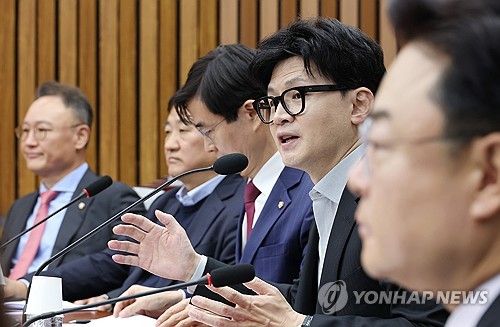 발언하는 한동훈 대표