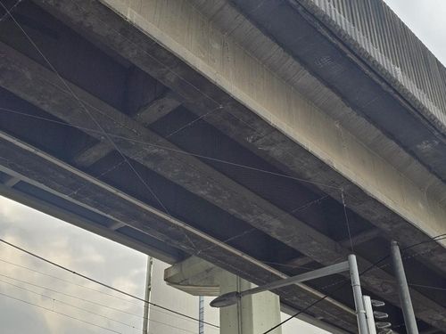 교량 하부에 설치된 낙하방지망