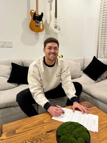 KIA 타이거즈와 재계약하는 제임스 네일