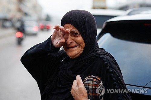 눈물 흘리는 레바논 주민