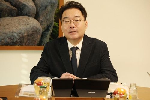 기자간담회서 발언하는 윤석준 대구 동구청장