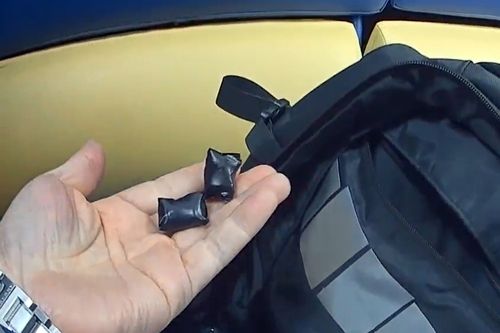 절도범이라고 주장한 운반책 가방에서 발견된 마약