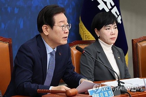 발언하는 이재명 대표