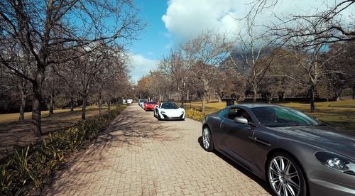 고급 스포츠카(예시)