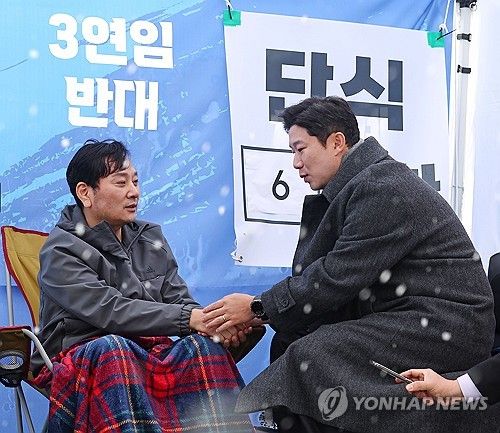 '체육회장 3선 도전 반대 단식' 박창범 찾은 진종오 의원