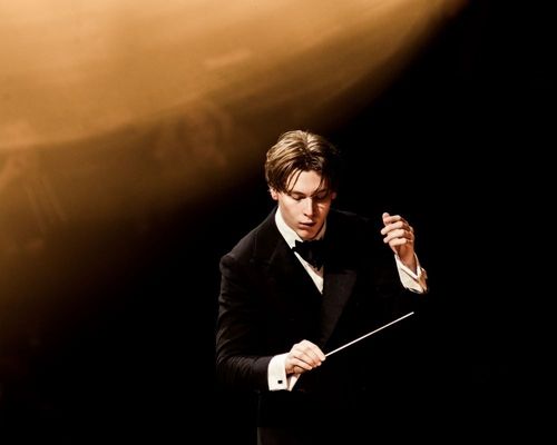 지휘자 클라우스 메켈레[롯데문화재단 제공. ⓒ Mathias Benuigui_Pasco And Co. 재판매 및 DB 금지]