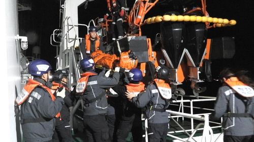 울릉도 응급환자 육지로 이송하는 동해해경