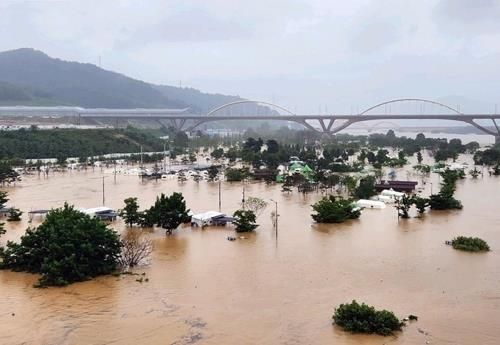 지난해 7월 폭우로 물에 잠긴 세종시 합강캠핑장