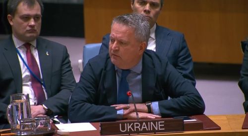 북한대사 쏘아보는 주유엔 우크라이나 대사