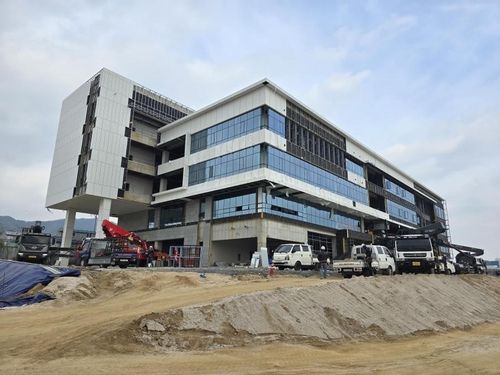 건립 중인 천연물 지식산업센터