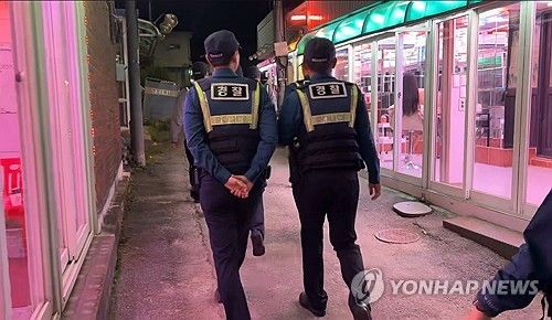 '홍등가와의 전쟁' 원주 희매촌 단속 나선 경찰