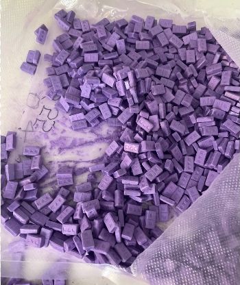 오징어게임 로고와 유사한 문양 각인된 신종 마약 알약