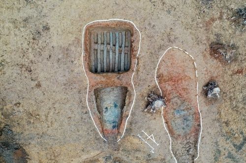 구들식 기와가마(왼쪽)와 소성유구