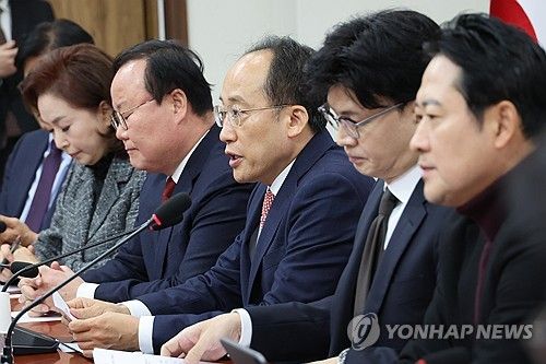 발언하는 추경호 원내대표