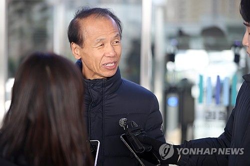 춘천지검에 출석하는 최문순 전 강원지사