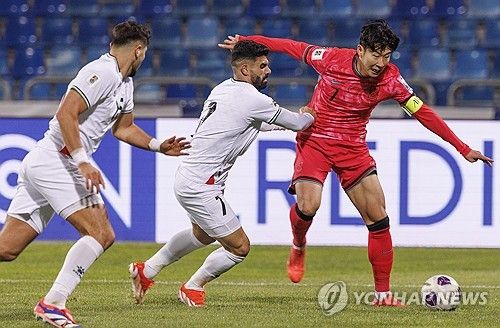 후반 득점위해 종횡무진하는 손흥민