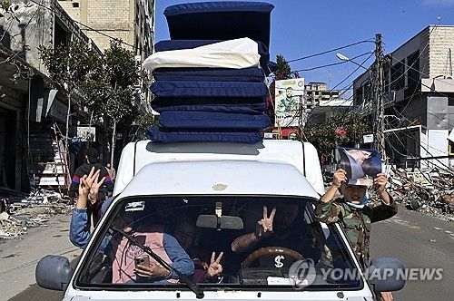 이스라엘·헤즈볼라 휴전에 따라 28일(현지시간) 고향으로 돌아오는 나바티에 주민들
