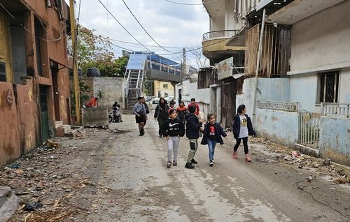 마음껏 거리 활보하는 어린이들