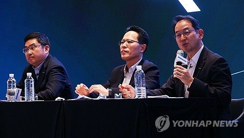 사업구조 재편 설명에 나선 두산 3사 경영진